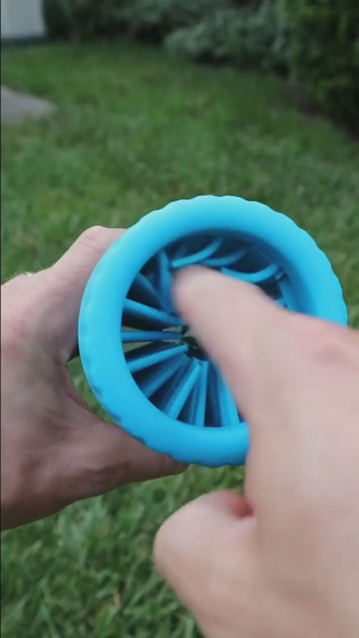 Dog paw cleaner